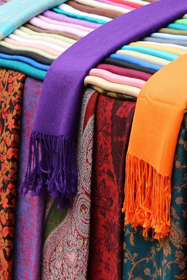 Обои разноцветные, ткань, платок, шарф, шарфы, платки, colorful, fabric, shawl, scarf, scarves, shawls разрешение 3467x2776 Загрузить