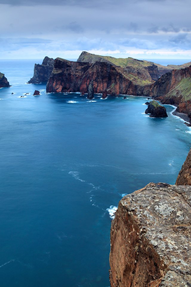 Обои скалы, пейзаж, море, побережье, залив, океан, португалия, мадейра, rocks, landscape, sea, coast, bay, the ocean, portugal, madeira разрешение 2560x1600 Загрузить