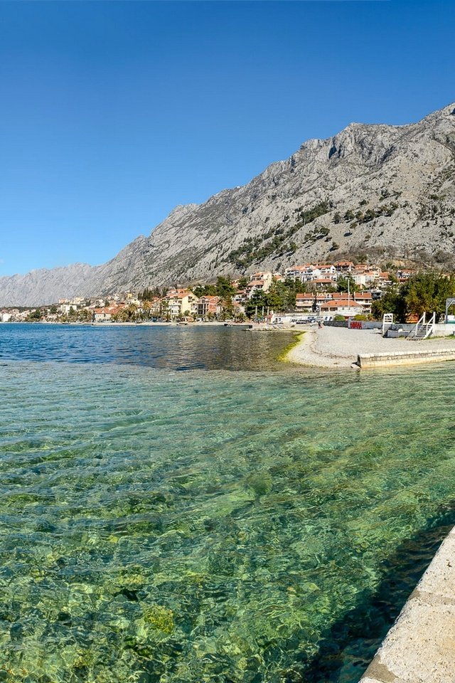 Обои небо, горы, город, залив, здания, черногория, котор, the sky, mountains, the city, bay, building, montenegro, to разрешение 2115x1100 Загрузить