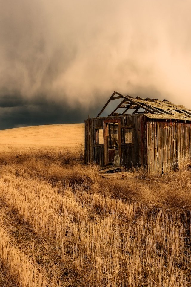 Обои небо, облака, природа, тучи, поле, горизонт, дом, the sky, clouds, nature, field, horizon, house разрешение 2048x1367 Загрузить