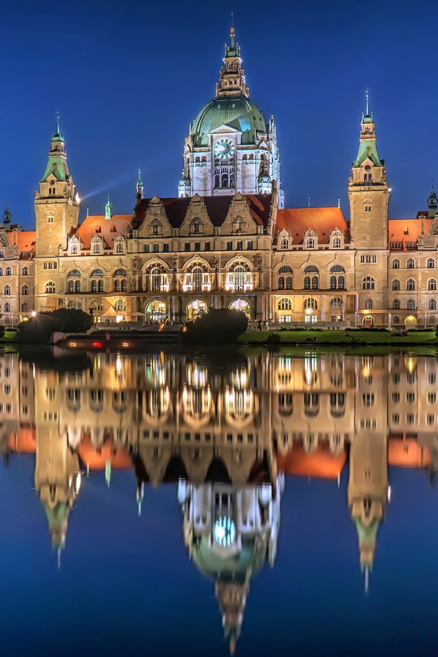 Обои ночь, огни, отражение, дворец, германия, ганновер, night, lights, reflection, palace, germany, hanover разрешение 1920x1200 Загрузить