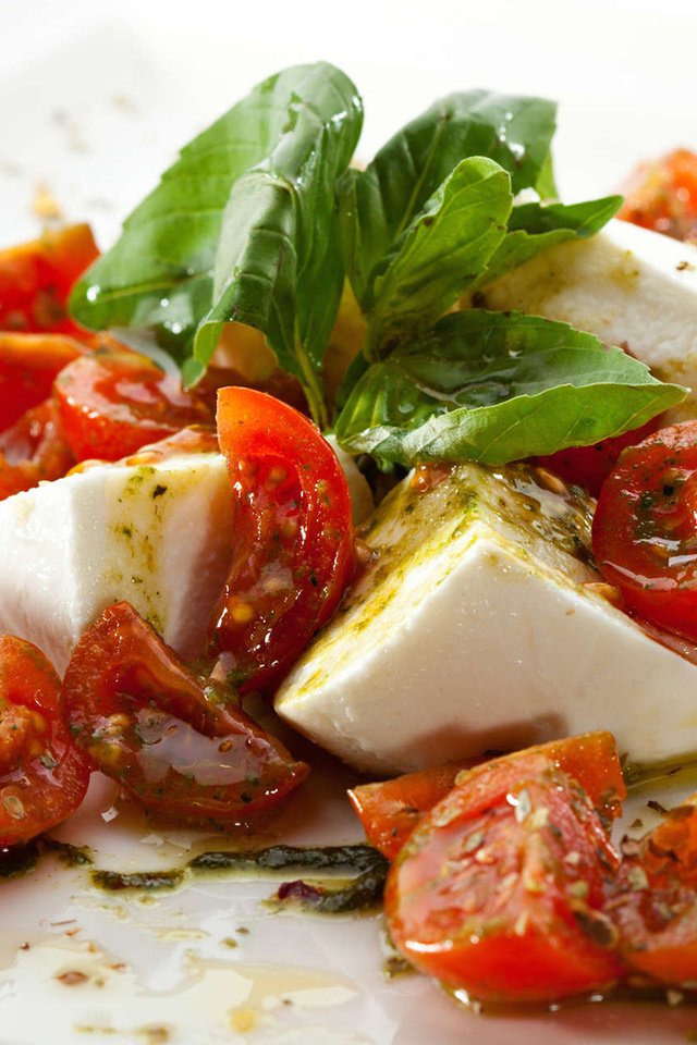 Обои сыр, помидоры, салат, закуска, базилик, моцарелла, cheese, tomatoes, salad, appetizer, basil, mozzarella разрешение 1920x1200 Загрузить