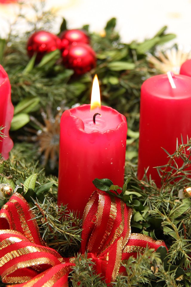 Обои свечи, новый год, рождество, венок, candles, new year, christmas, wreath разрешение 3840x2400 Загрузить