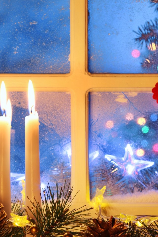 Обои свечи, новый год, окно, рождество, шишки, candles, new year, window, christmas, bumps разрешение 2880x1800 Загрузить