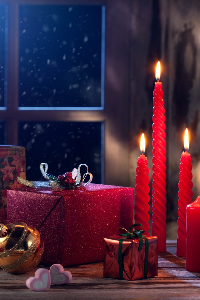 Обои свечи, новый год, украшения, подарки, шарики, шишки, candles, new year, decoration, gifts, balls, bumps разрешение 4000x2641 Загрузить