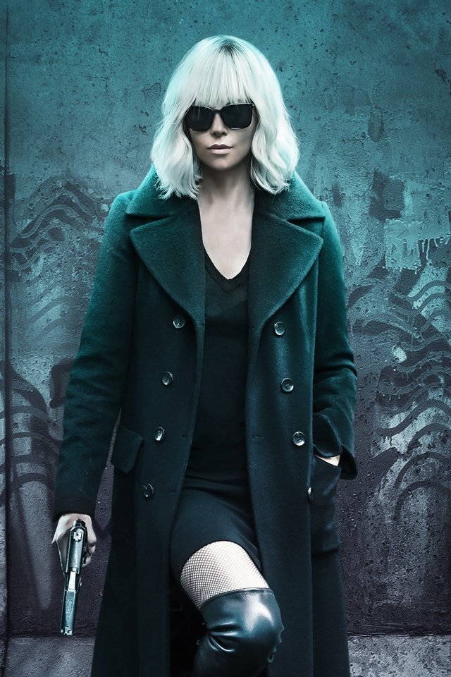 Обои девушка, фильмов, взгляд, 2017, взрывная блондинка, волосы, atomic blonde, лицо, актриса, шарлиз терон, триллер, боевик, girl, movies, look, explosive blonde, hair, face, actress, charlize theron, thriller, action разрешение 3840x2400 Загрузить