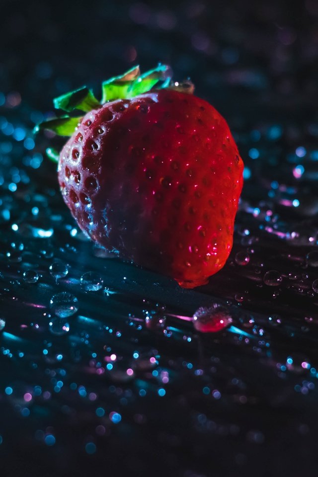 Обои капли, ягода, клубника, боке, капли воды, drops, berry, strawberry, bokeh, water drops разрешение 5999x3177 Загрузить