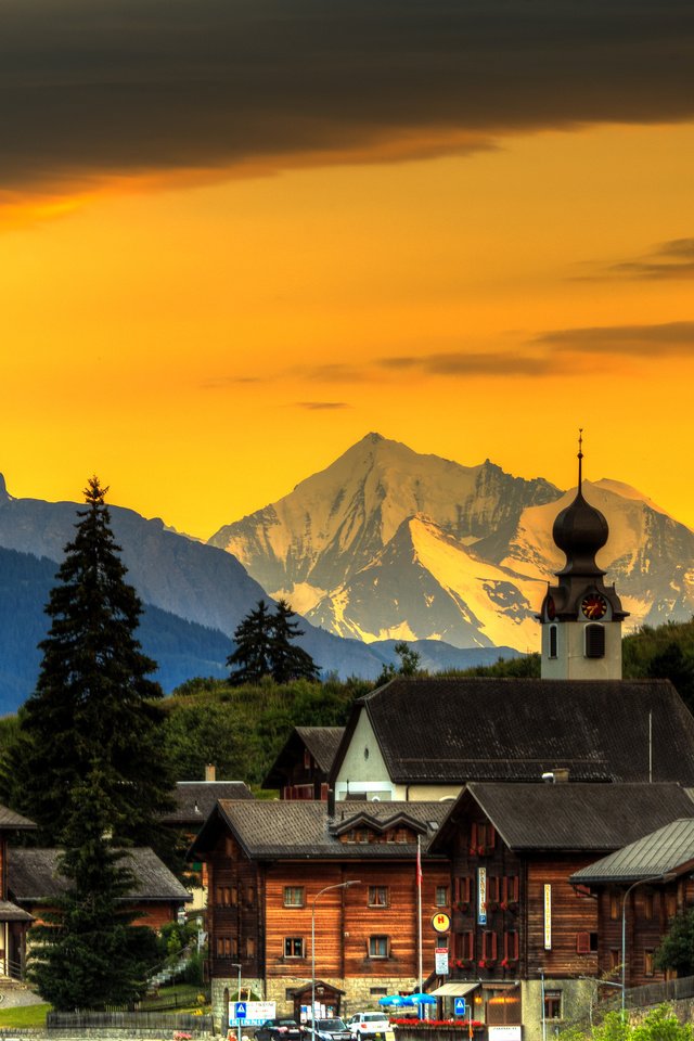 Обои небо, деревья, горы, закат, швейцария, дома, городок, the sky, trees, mountains, sunset, switzerland, home, town разрешение 2704x1800 Загрузить