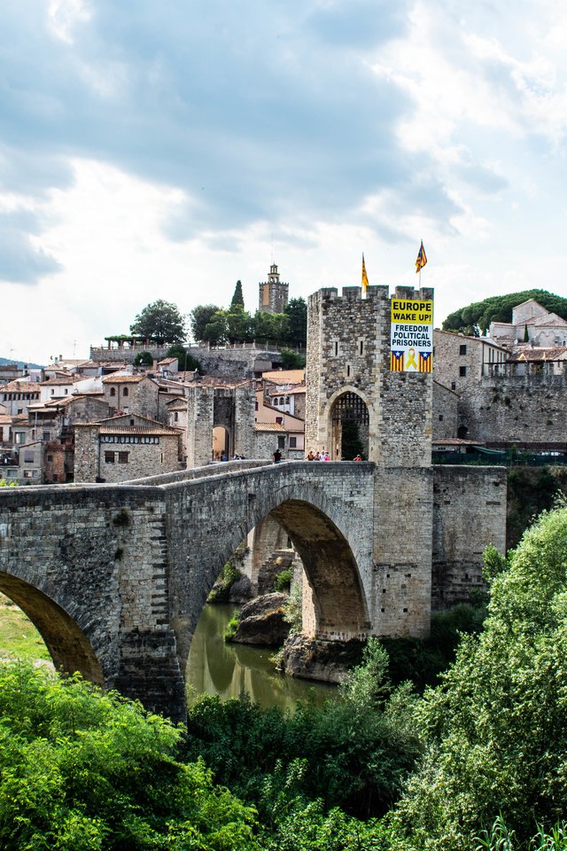 Обои besalú
catalunya, besalú
catalunya разрешение 6000x4000 Загрузить