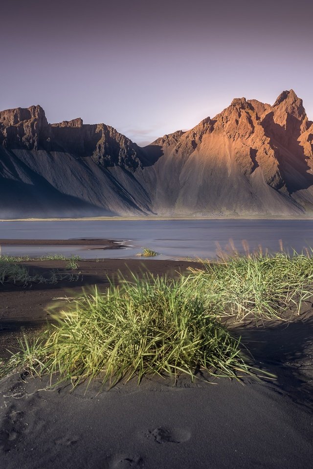 Обои трава, горы, море, побережье, даль, исландия, grass, mountains, sea, coast, dal, iceland разрешение 2048x1367 Загрузить