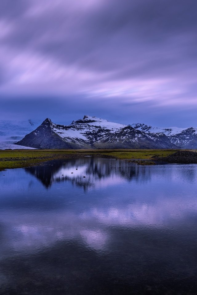 Обои озеро, горы, снег, отражение, сумерки, исландия, lake, mountains, snow, reflection, twilight, iceland разрешение 2048x1367 Загрузить