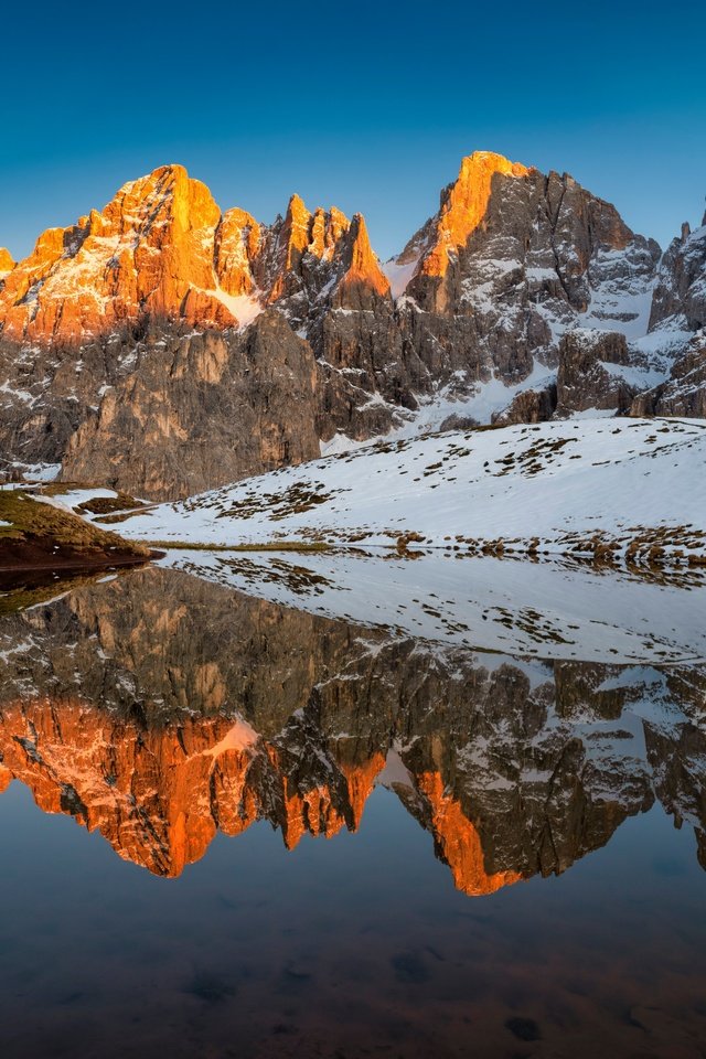 Обои вода, горы, снег, италия, домик, отражение в воде, water, mountains, snow, italy, house, the reflection in the water разрешение 5120x3415 Загрузить