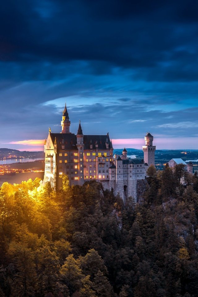 Обои небо, деревья, природа, замок, германия, нойшванштайн, the sky, trees, nature, castle, germany, neuschwanstein разрешение 2249x1500 Загрузить