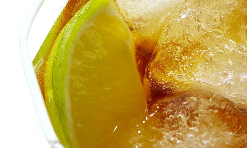 Обои макро, напиток, фрукты, лёд, лайм, коктейль, цитрусы, macro, drink, fruit, ice, lime, cocktail, citrus разрешение 1920x1200 Загрузить