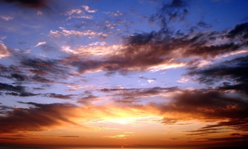 Обои небо, облака, солнце, закат, цвет, the sky, clouds, the sun, sunset, color разрешение 2560x1600 Загрузить
