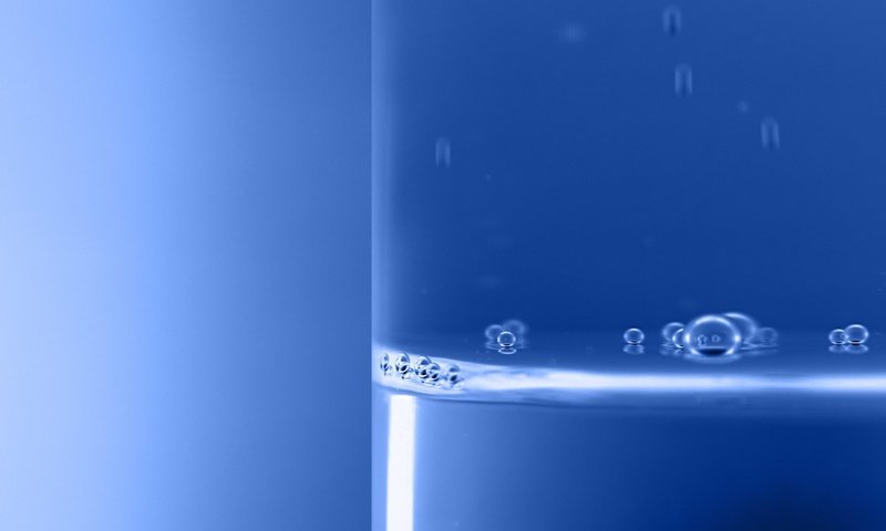 Обои синий, минимализм, пузырьки, blue, minimalism, bubbles разрешение 1920x1441 Загрузить