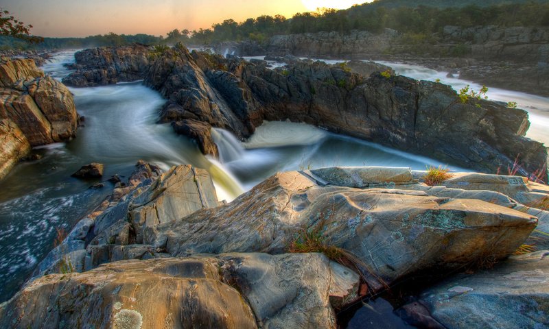 Обои река, вергиния, горы, камни, ручей, водопад, сша, течение, каскады, river, mountains, stones, stream, waterfall, usa, for, cascades разрешение 2560x1600 Загрузить