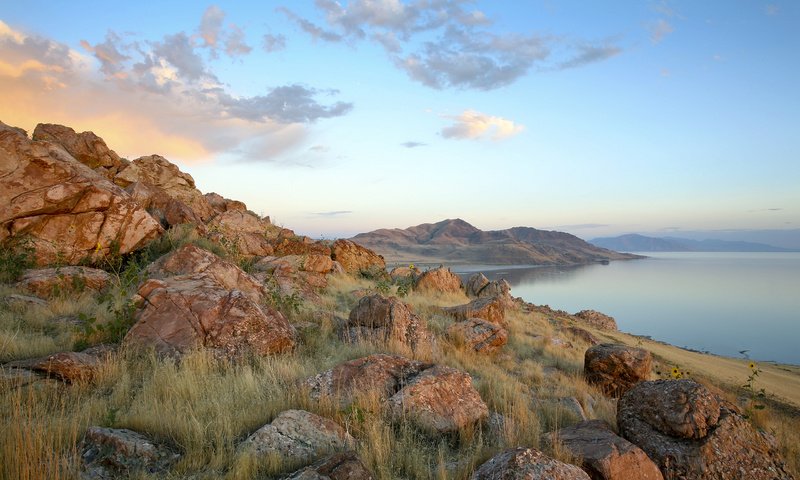 Обои небо, вода, озеро, камни, берег, юта, the sky, water, lake, stones, shore, utah разрешение 2560x1600 Загрузить