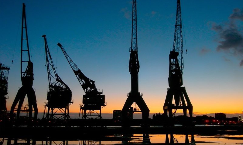 Обои закат, силуэт, кран, порт, краны, портовый кран, sunset, silhouette, crane, port, cranes разрешение 1920x1440 Загрузить