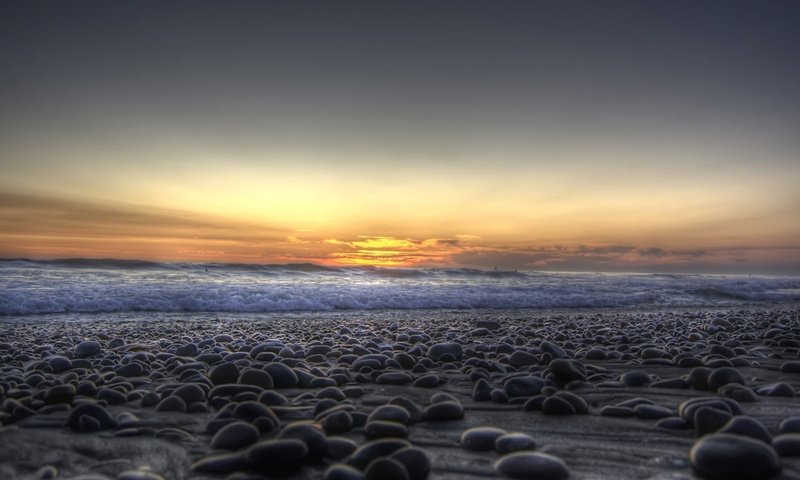 Обои камни, берег, галька, волны, закат, море, stones, shore, pebbles, wave, sunset, sea разрешение 1920x1200 Загрузить