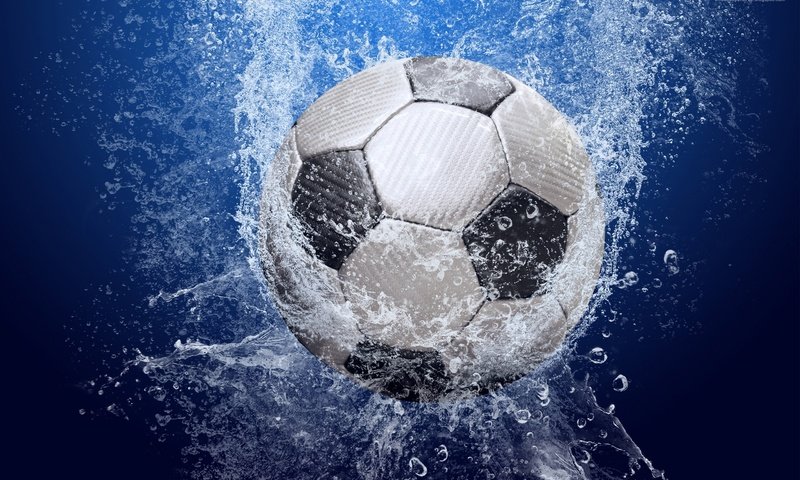 Обои вода, футбол, капли, брызги, мяч, water, football, drops, squirt, the ball разрешение 2560x1600 Загрузить