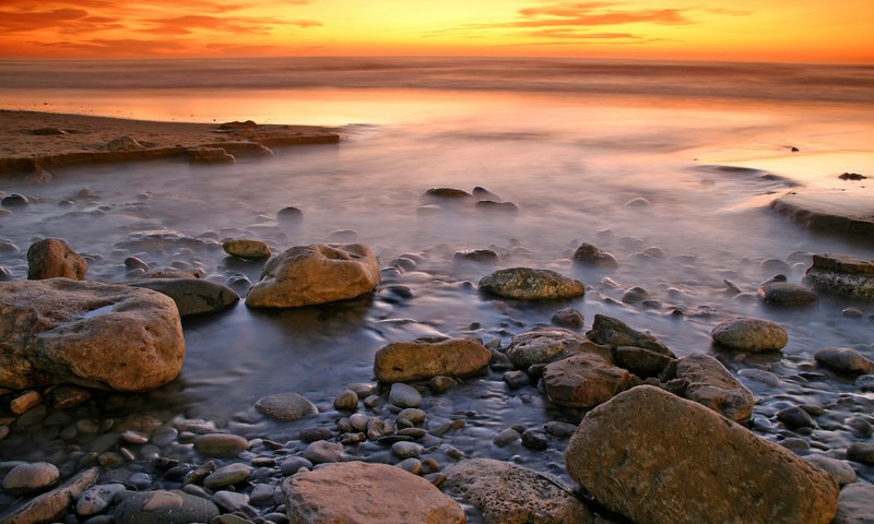 Обои небо, вода, камни, берег, фото, море, пейзажи, океан, the sky, water, stones, shore, photo, sea, landscapes, the ocean разрешение 3072x2048 Загрузить