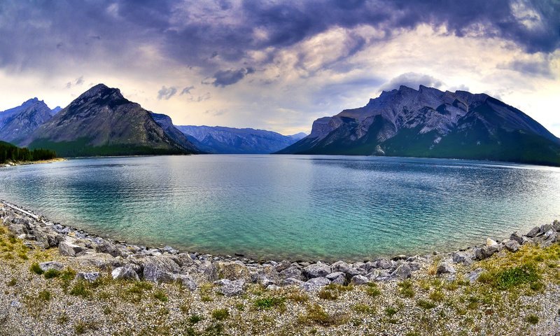 Обои канада, brewing storms on the lake, провинция альберта, canada, alberta разрешение 2560x1600 Загрузить