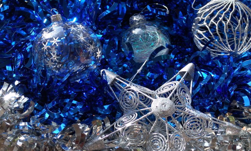 Обои новый год, синий, звезда, шарики, игрушки, праздник, мишура, сверкающее, new year, blue, star, balls, toys, holiday, tinsel, sparkling разрешение 1920x1300 Загрузить