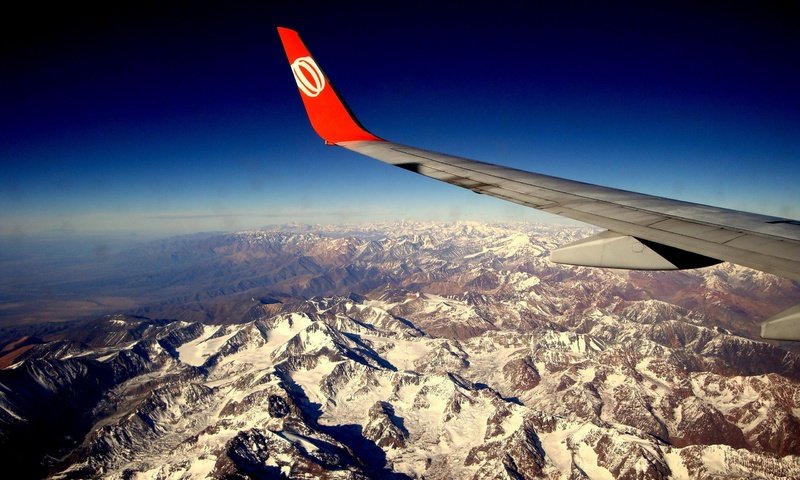 Обои горы, самолет, крыло, mountains, the plane, wing разрешение 2560x1600 Загрузить