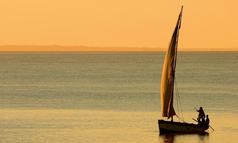 Обои вода, паруса, фото, море, люди, пейзажи, лодки, океан, ветер, water, sails, photo, sea, people, landscapes, boats, the ocean, the wind разрешение 2560x1600 Загрузить