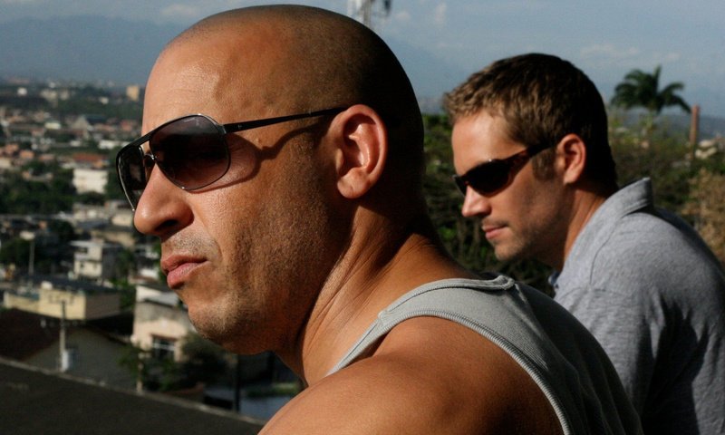 Обои город, очки, вин дизель, пол уокер, форсаж, the city, glasses, vin diesel, paul walker, the fast and the furious разрешение 1920x1200 Загрузить