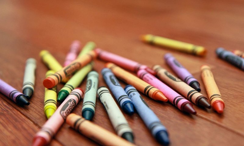 Обои макро, разноцветные, карандаши, стол, цветные карандаши, фломастеры, macro, colorful, pencils, table, colored pencils, markers разрешение 1920x1200 Загрузить