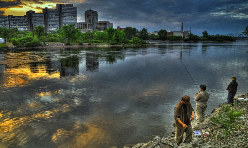 Обои река, город, рыбаки, river, the city, fishermen разрешение 4148x2755 Загрузить