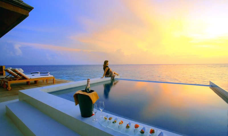Обои закат, девушка, тропики, мальдивы, sunset, girl, tropics, the maldives разрешение 4992x3320 Загрузить