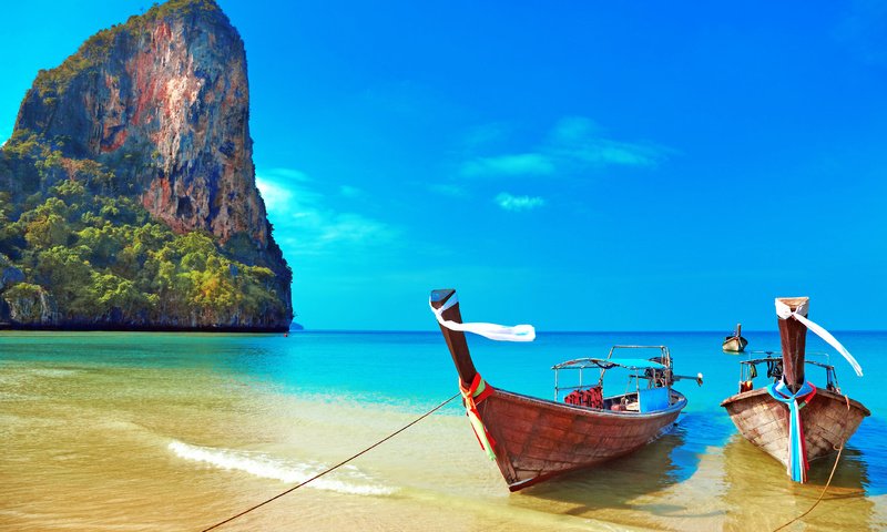 Обои море, скала, пляж, лодки, таиланд, тропики, sea, rock, beach, boats, thailand, tropics разрешение 4256x2820 Загрузить