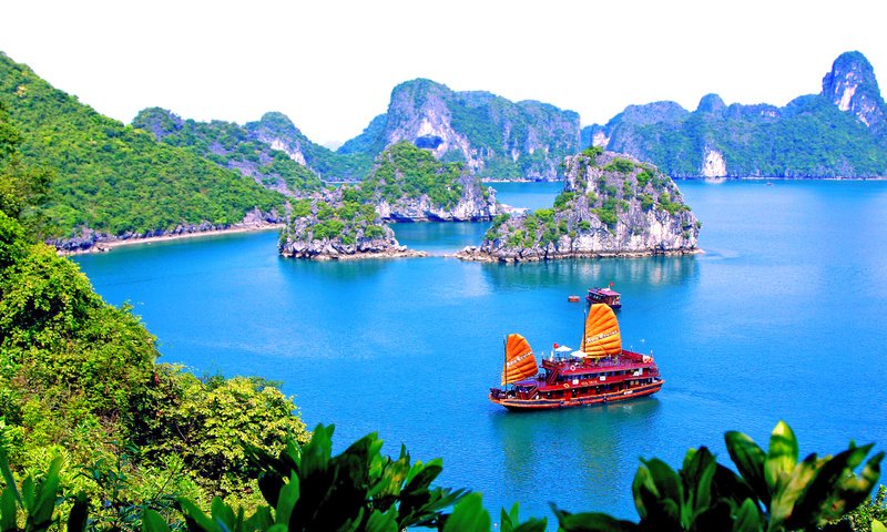 Обои море, тропики, вьетнам, бухта халонг, sea, tropics, vietnam, halong разрешение 2560x1920 Загрузить