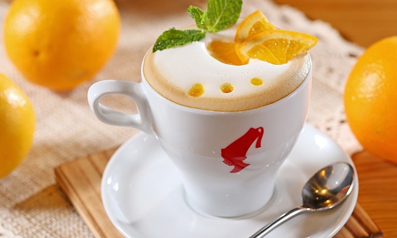 Обои апельсины, кофе, пена, молоко, кусочки, капучино, oranges, coffee, foam, milk, pieces, cappuccino разрешение 1920x1200 Загрузить