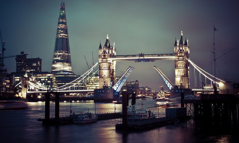 Обои огни, вода, корабли, лондон, англия, тауэрский мост, lights, water, ships, london, england, tower bridge разрешение 1920x1080 Загрузить