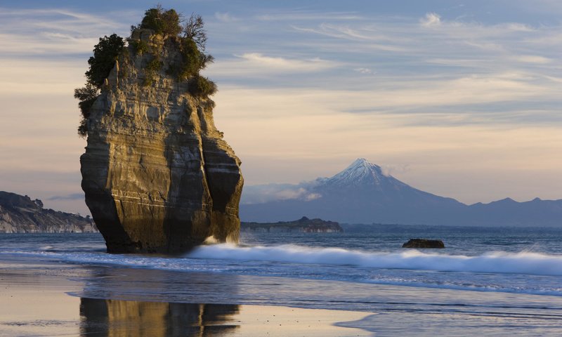 Обои море, скала, новая зеландия, гора таранаки, sea, rock, new zealand, mt taranaki разрешение 2000x1333 Загрузить