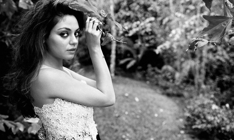 Обои природа, девушка, чёрно-белое, актриса, мила кунис, nature, girl, black and white, actress, mila kunis разрешение 1920x1200 Загрузить