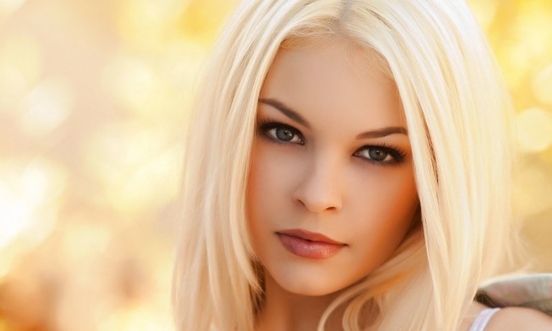 Обои девушка, портрет, взгляд, волосы, лицо, красивая блондиночка, girl, portrait, look, hair, face, beautiful blonde разрешение 1920x1200 Загрузить