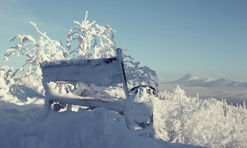 Обои небо, горы, снег, лес, зима, южный урал, таганай, the sky, mountains, snow, forest, winter, south ural, taganay разрешение 1920x1280 Загрузить