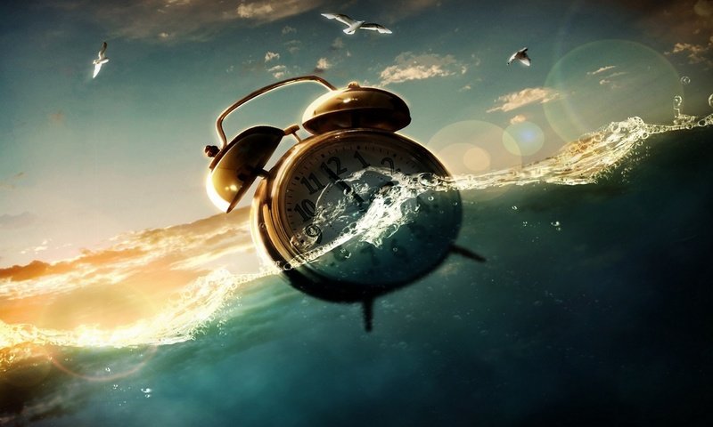 Обои будильник в воде, alarm clock in water разрешение 2560x1600 Загрузить