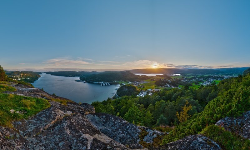 Обои камни, дома, зелень, бухта, закат, пейзаж, море, корабли, панорама, город, stones, home, greens, bay, sunset, landscape, sea, ships, panorama, the city разрешение 2560x1600 Загрузить