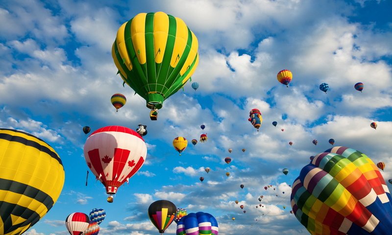 Обои небо, облака, воздушные шары, the sky, clouds, balloons разрешение 1920x1200 Загрузить