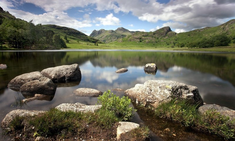 Обои озеро, камни, пейзаж, лето, lake, stones, landscape, summer разрешение 1920x1080 Загрузить