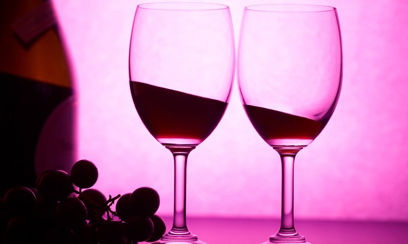 Обои фон, виноград, вино, бутылка, бокалы, background, grapes, wine, bottle, glasses разрешение 4059x2828 Загрузить