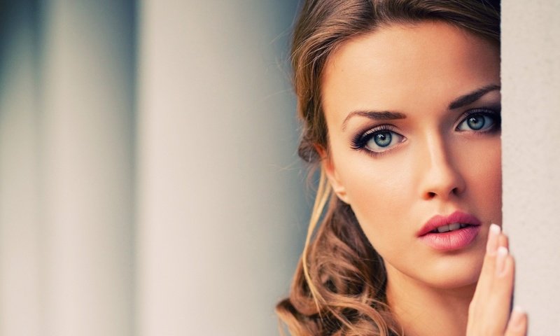 Обои глаза, девушка, взгляд, губы, eyes, girl, look, lips разрешение 2560x1600 Загрузить