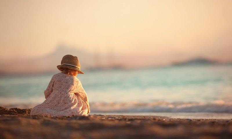 Обои настроение, пляж, девочка, ребенок, шляпа, mood, beach, girl, child, hat разрешение 3000x2000 Загрузить