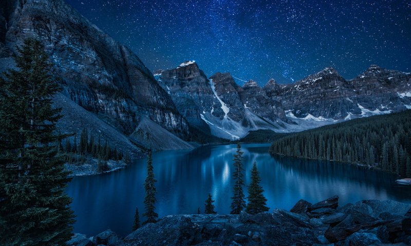 Обои ночь, озеро, река, горы, природа, лес, night, lake, river, mountains, nature, forest разрешение 1920x1200 Загрузить